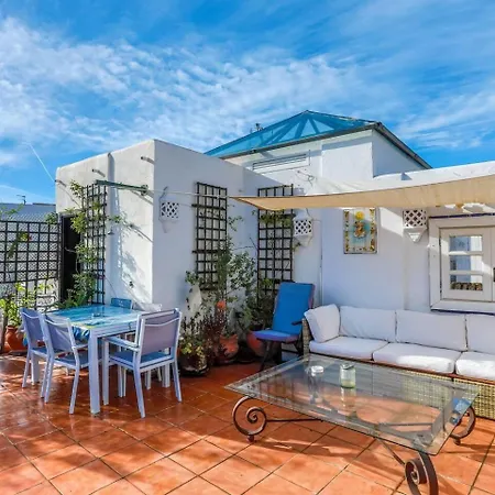 Holiday home Charming Townhouse Just Off Orange Sq - 4 Bedrooms *