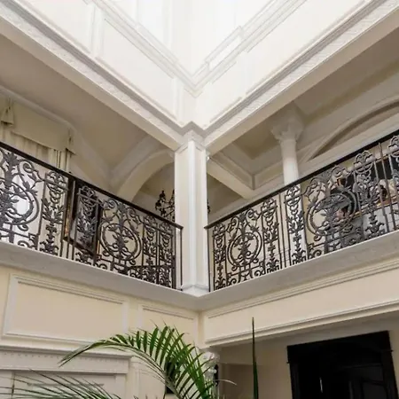 Holiday home Charming Townhouse Just Off Orange Sq - 4 Bedrooms *