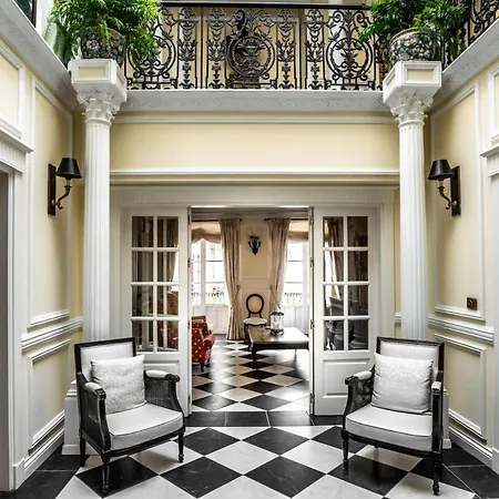 Charming Townhouse Just Off Orange Sq - 4 Bedrooms *