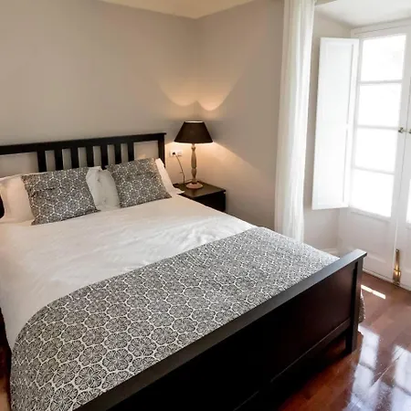 Charming Townhouse Just Off Orange Sq - 4 Bedrooms