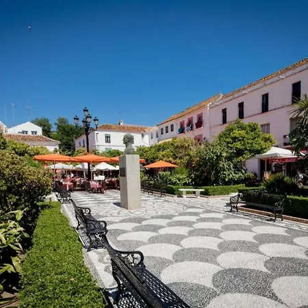 Charming Townhouse Just Off Orange Sq - 4 Bedrooms * Marbella