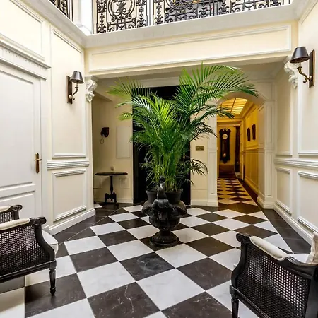 Charming Townhouse Just Off Orange Sq - 4 Bedrooms Holiday home