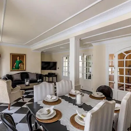 Charming Townhouse Just Off Orange Sq - 4 Bedrooms Marbella