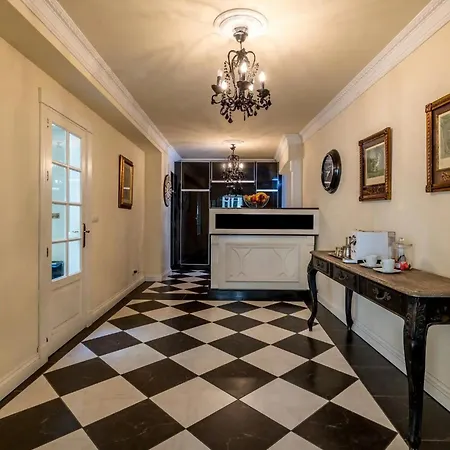 Charming Townhouse Just Off Orange Sq - 4 Bedrooms * Marbella